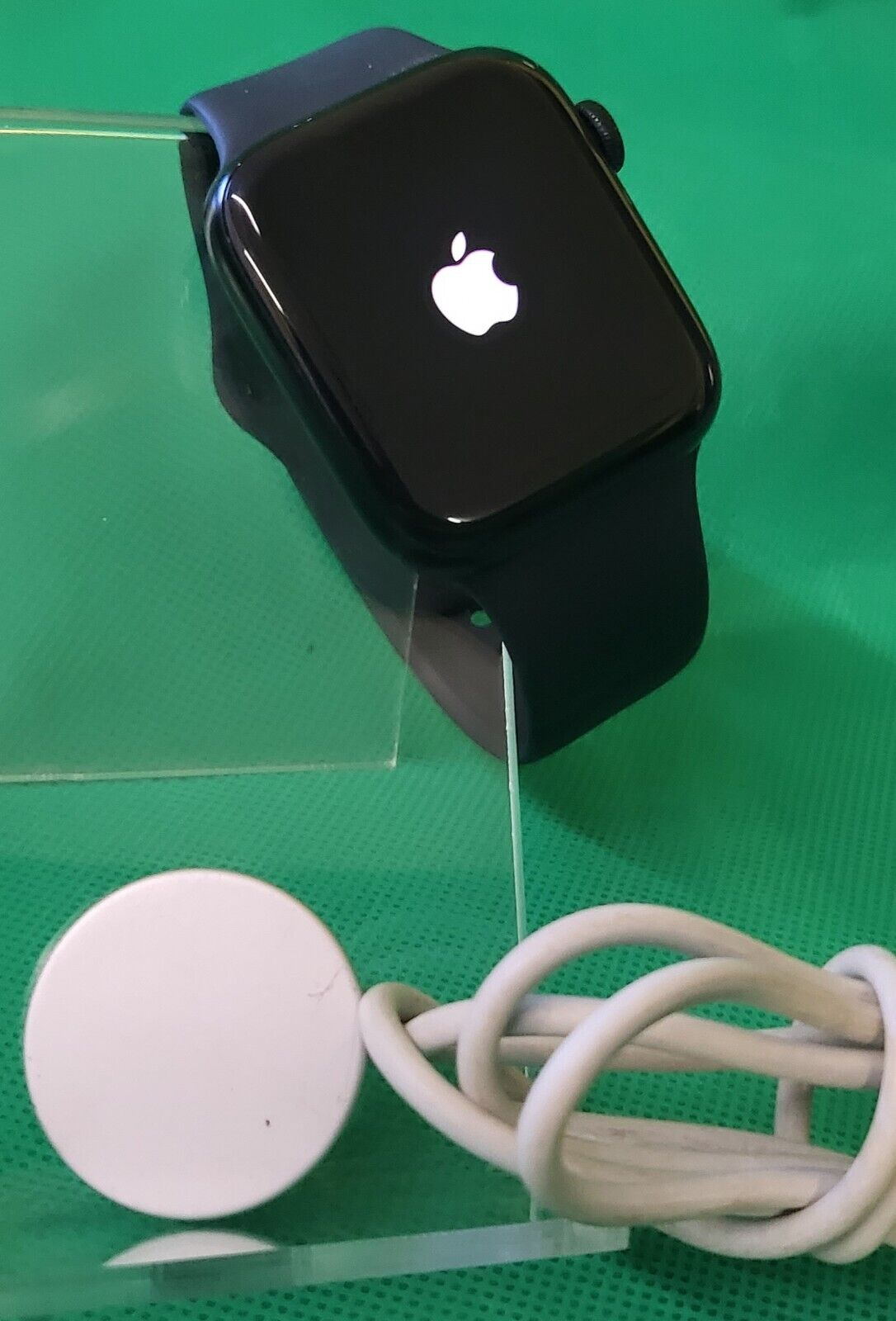 Apple Watch SE 2nd Gen 44mm Space Gray Aluminum Case with Sport Band GPS