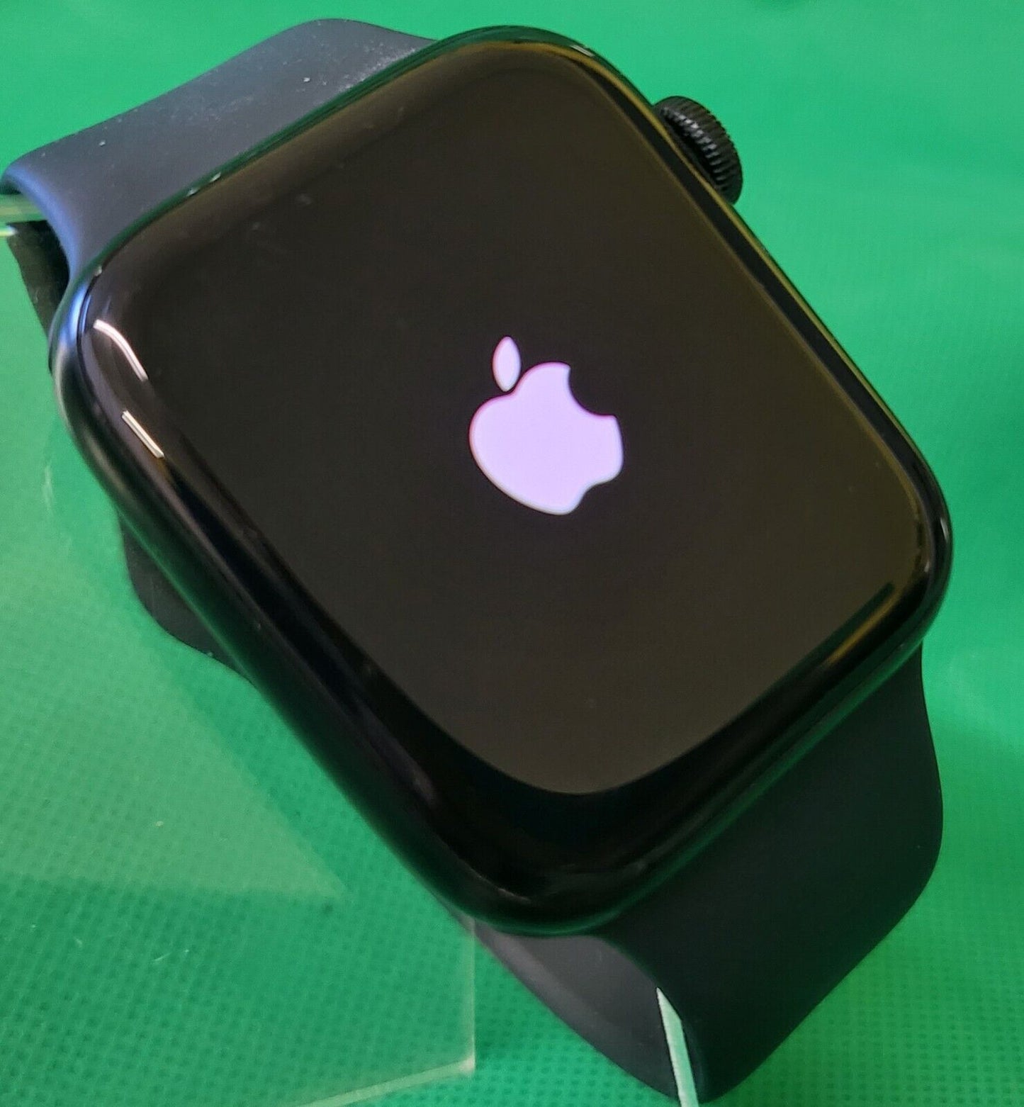 Apple Watch SE 2nd Gen 44mm Space Gray Aluminum Case with Sport Band GPS